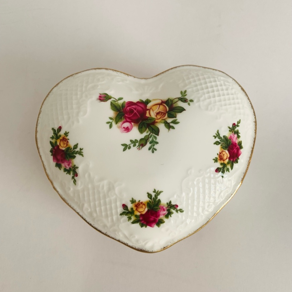 Vtg Royal Albert Old Country Roses Heart-Shaped Porcelain Trinket Dish